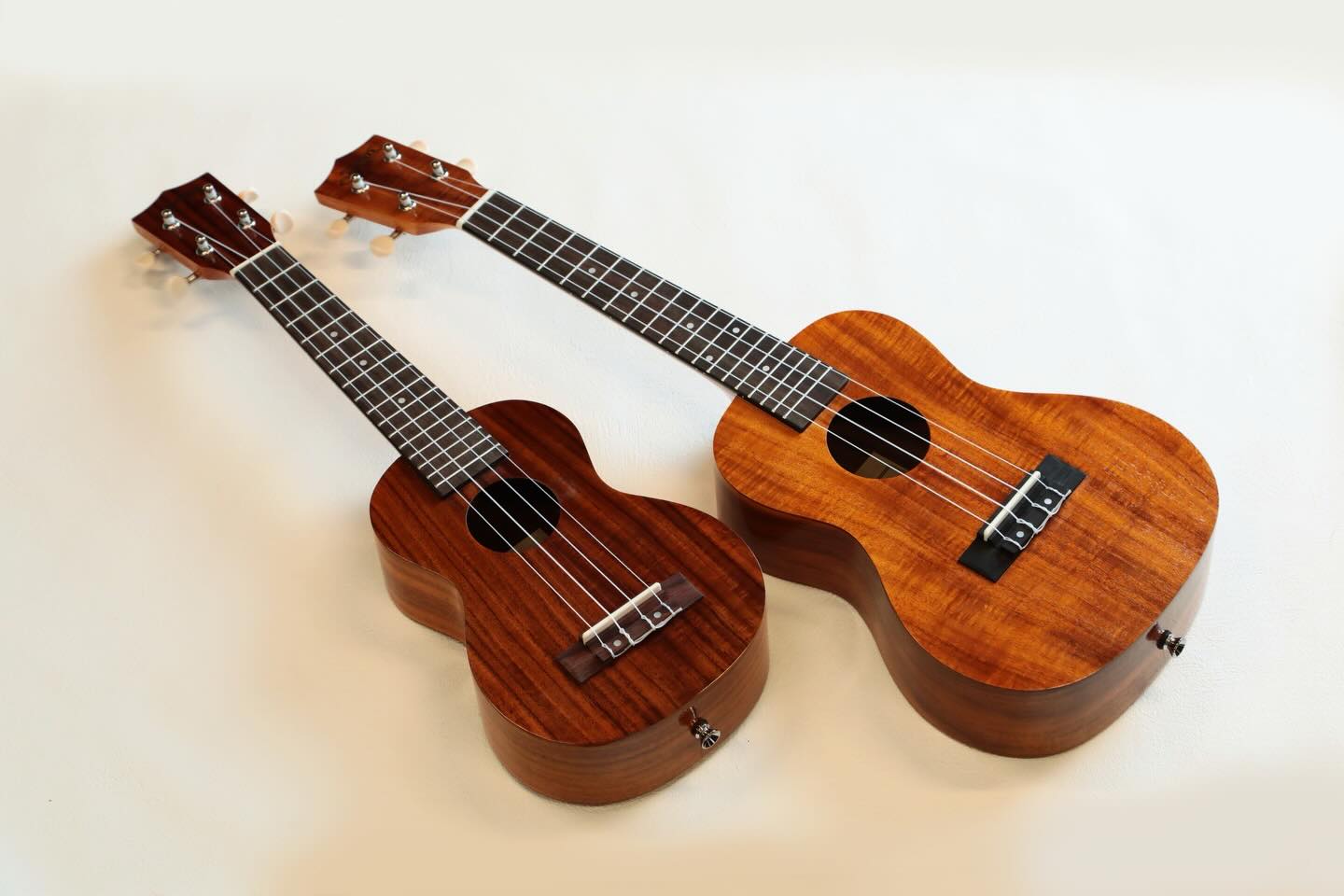 こんにちは！
呉服町名店街です。
今日は逸品のご案内♪

新しい趣味を始めたい方に！ウクレレレッスン

やさしい音色に癒やされるウクレレ。
軽くて可愛くて持ち運びも楽々。
1人でもアンサンブルでも楽しめ、
性別・年齢を問わず気軽に始められます。
まずは無料体験レッスンへ。
新しい世界が開けます！

※「個人レッスン」（月3回・1回30分） 12,650円～

すみやグッディ本店
【おとサロン静岡呉服町】
AM10:00～PM9:00

#呉服町名店街
#静岡呉服町名店街
#一店逸品
#逸品カタログ 
#逸品チラシ 
#ウクレレ教室